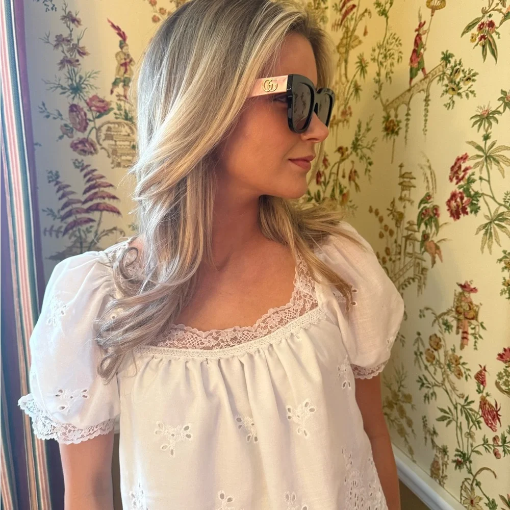 Gucci Black Frame Sunglasses with Pink Arms - Picture 2 of 7